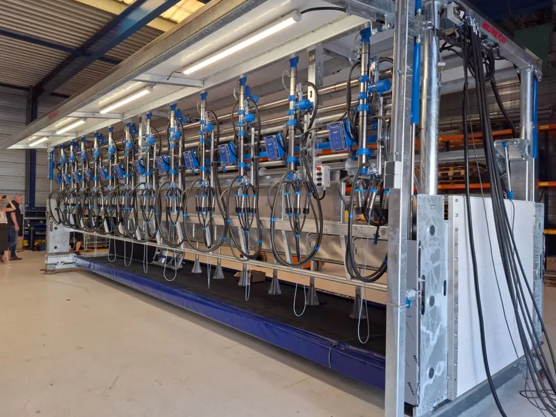 MobiStar Hydraulic — односторонній мобільний доїльний зал Dairymaster